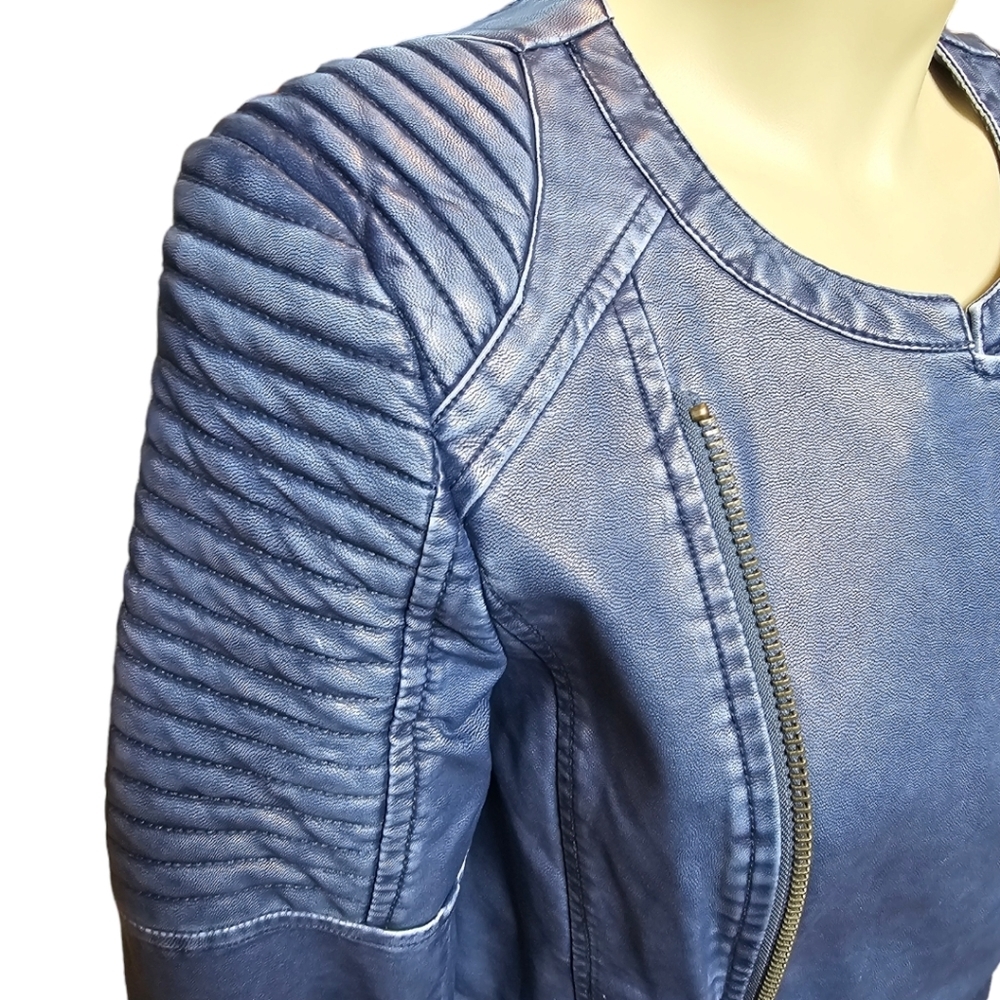 UNTAGGED faux leather bomber jacket. Blue. Small Haul #1 - Picture 3 of 10